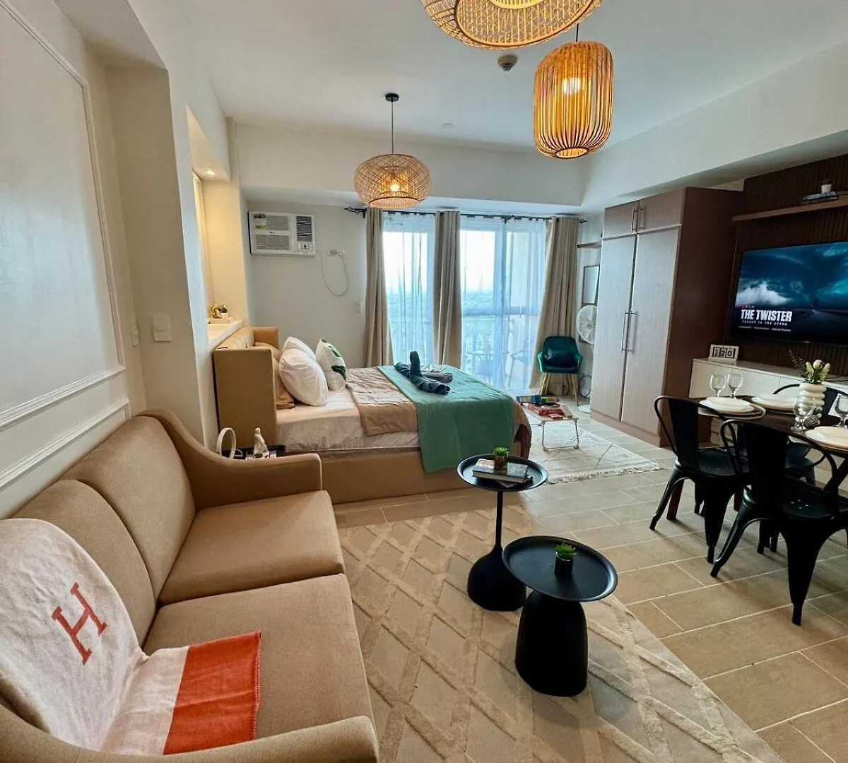 Cozy Staycation Venice With Balcony Mckinley Near Bgc Manila 0*,  Philippines