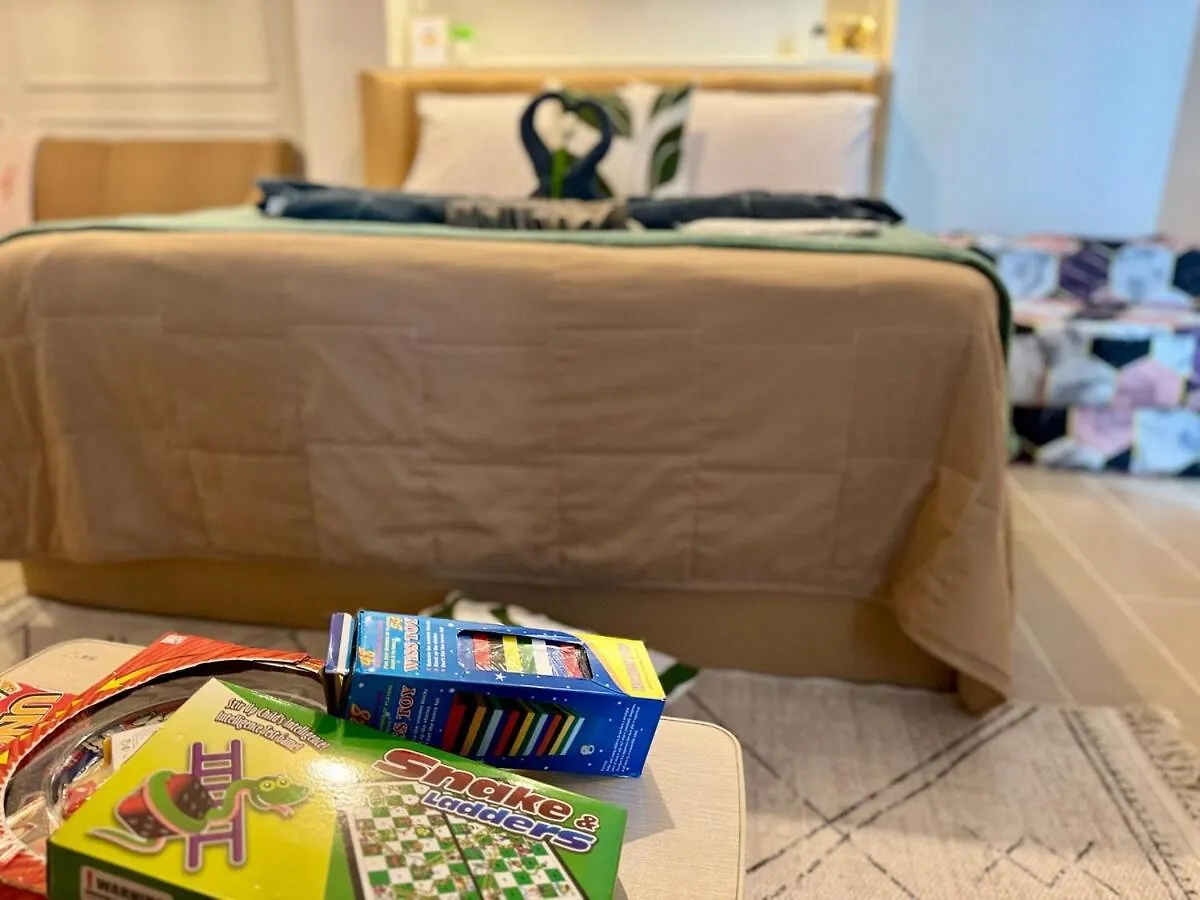 Cozy Staycation Venice With Balcony Mckinley Near Bgc Manila Philippines