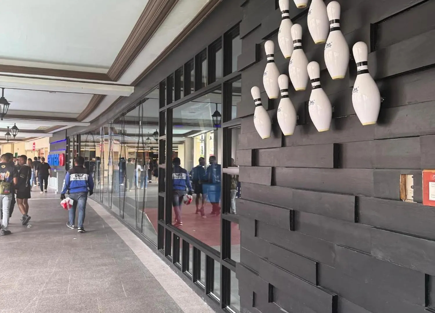 Cozy Staycation Venice With Balcony Mckinley Near Bgc Manila