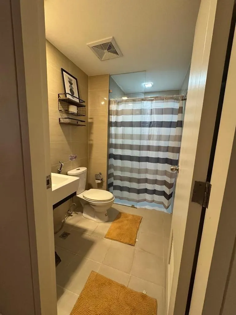 Apartment Cozy Staycation Venice With Balcony Mckinley Near Bgc Manila