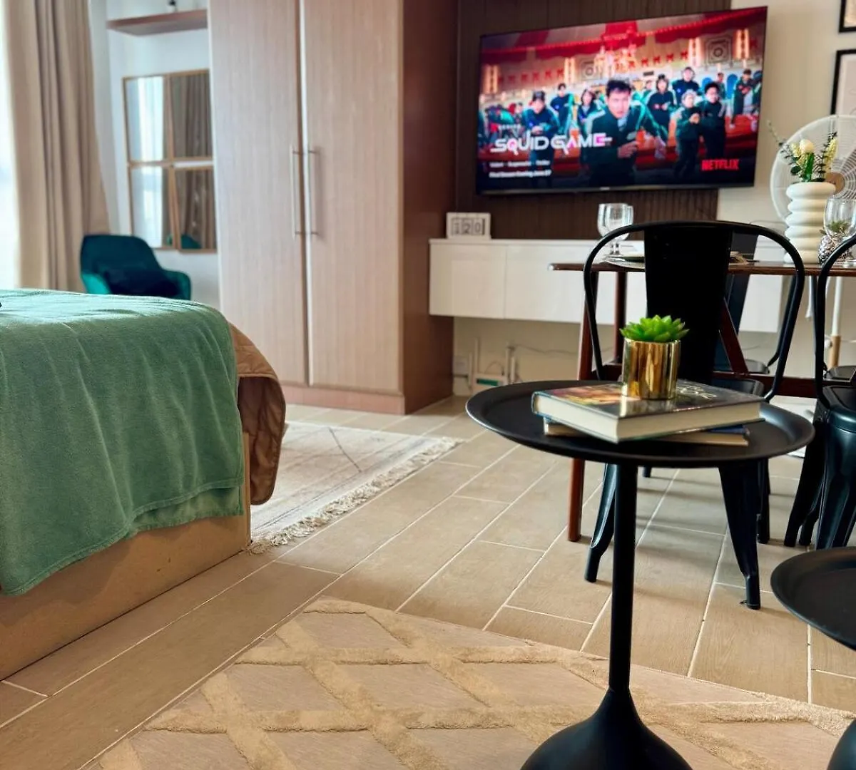 Cozy Staycation Venice With Balcony Mckinley Near Bgc Manila Philippines