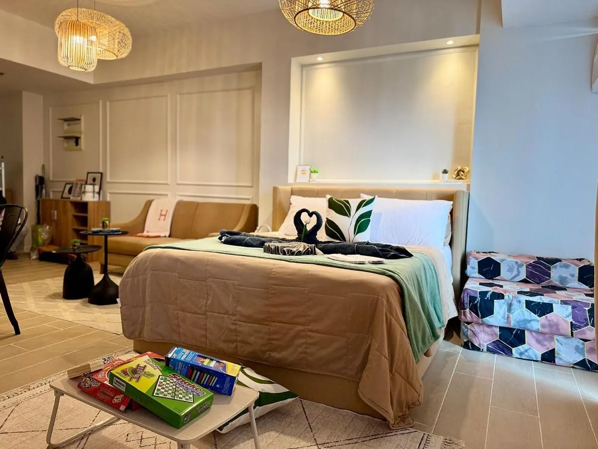 Apartment Cozy Staycation Venice With Balcony Mckinley Near Bgc Manila