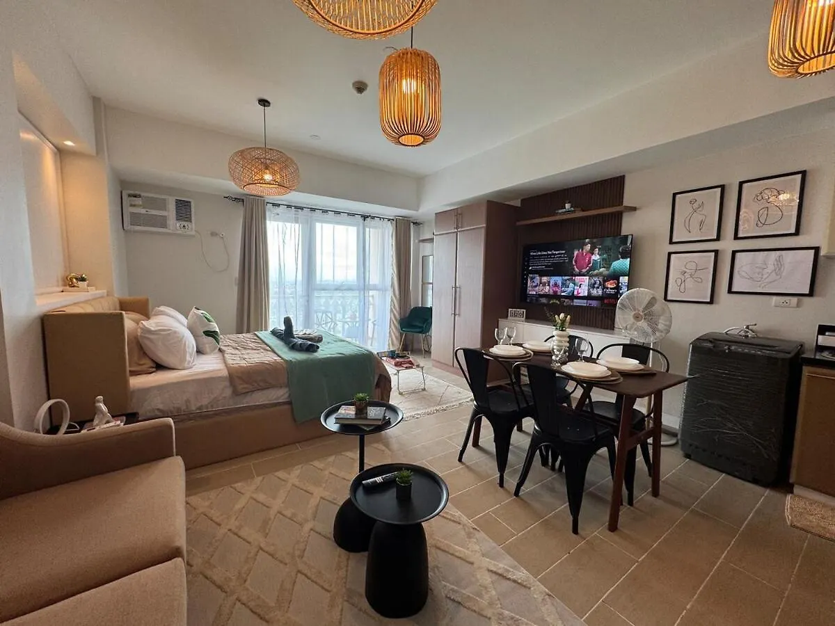 Cozy Staycation Venice With Balcony Mckinley Near Bgc Manila 0*,