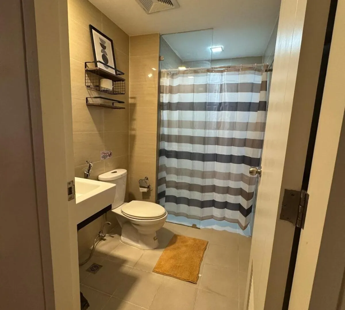 Cozy Staycation Venice With Balcony Mckinley Near Bgc Manila Philippines