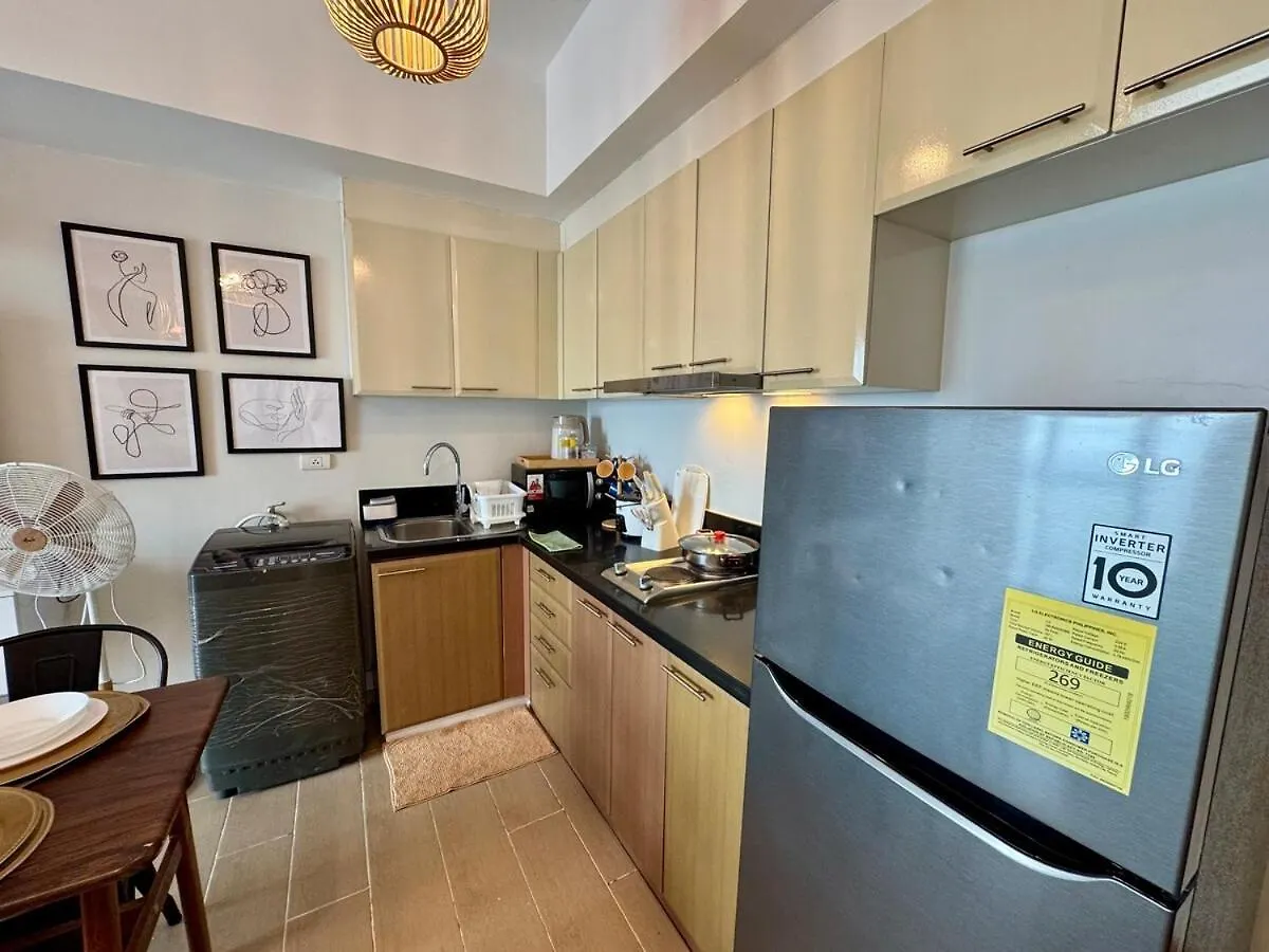 Cozy Staycation Venice With Balcony Mckinley Near Bgc Manila Apartment
